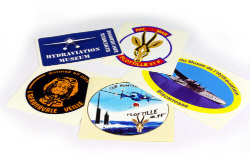 Autocollant à façon