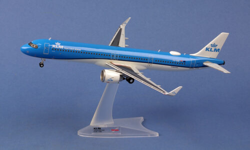 KLM Airbus A321neo PH-AXE "Landkaartje / Map Butterfly"